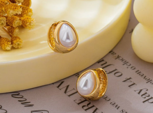 Huggie Pearl Earrings